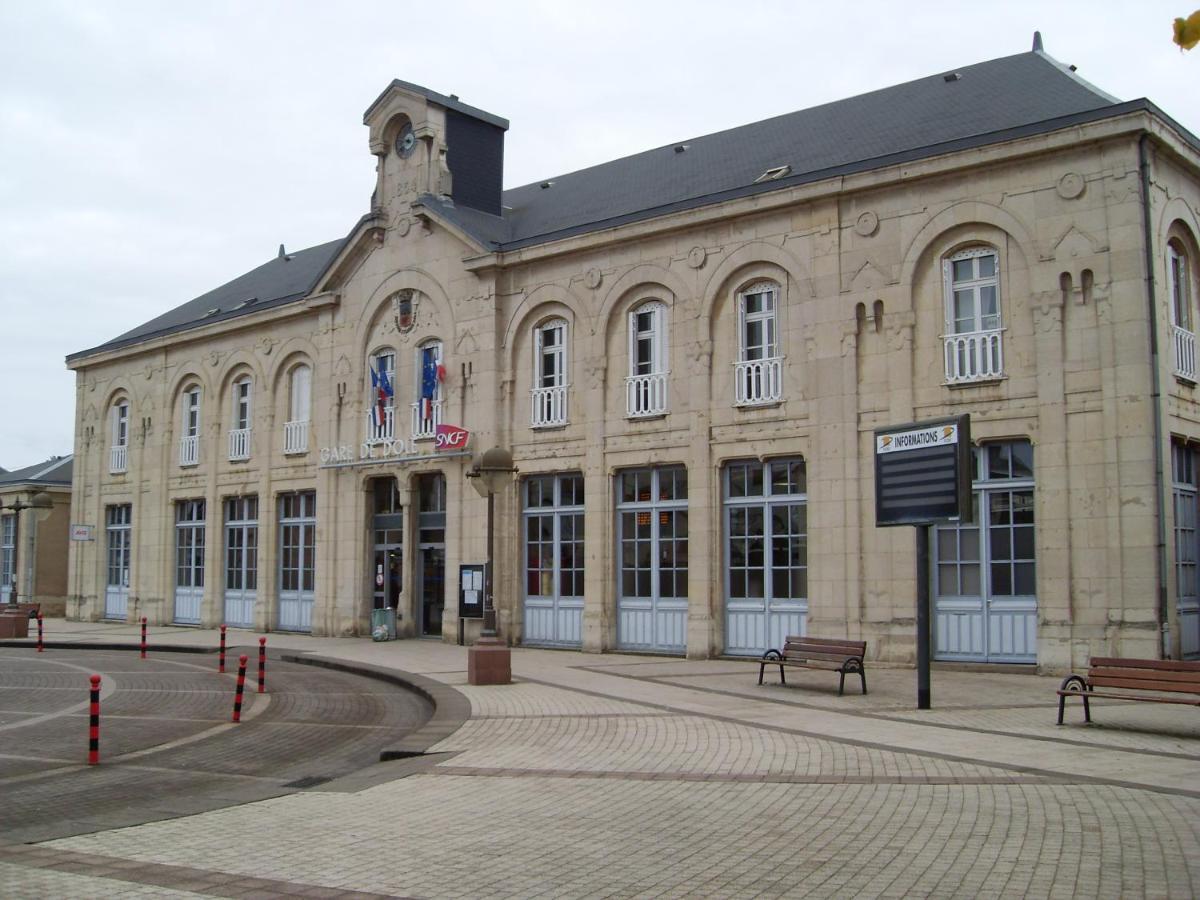 Le Relais De La Gare Hotel Dole Exterior photo